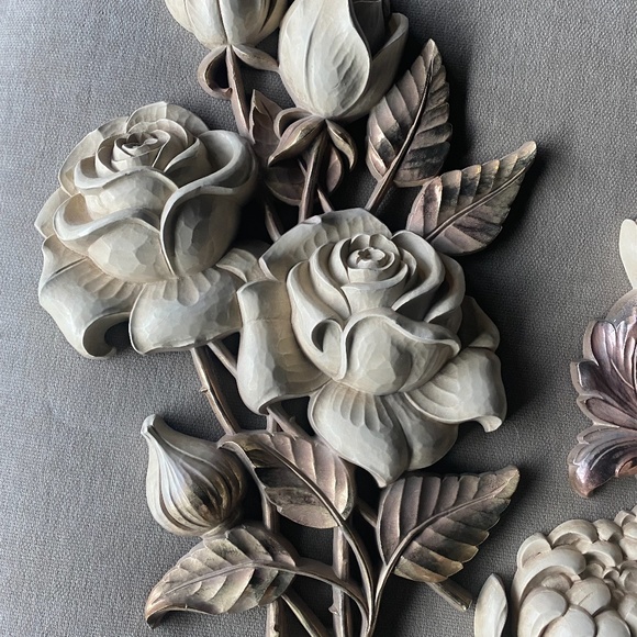 Set of 2 MCM Syroco flower wall hangings - Picture 3 of 4